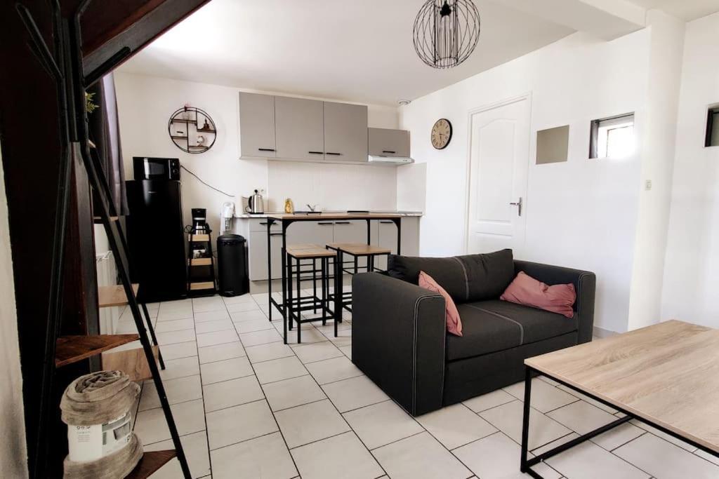 Appartement Style Industriel Au Centre De دويه المظهر الخارجي الصورة
